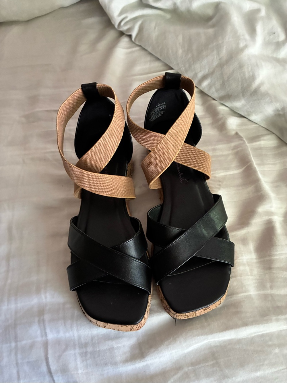 Gloria Vanderbilt Black and Tan Cork Wedge Sandals NWOT